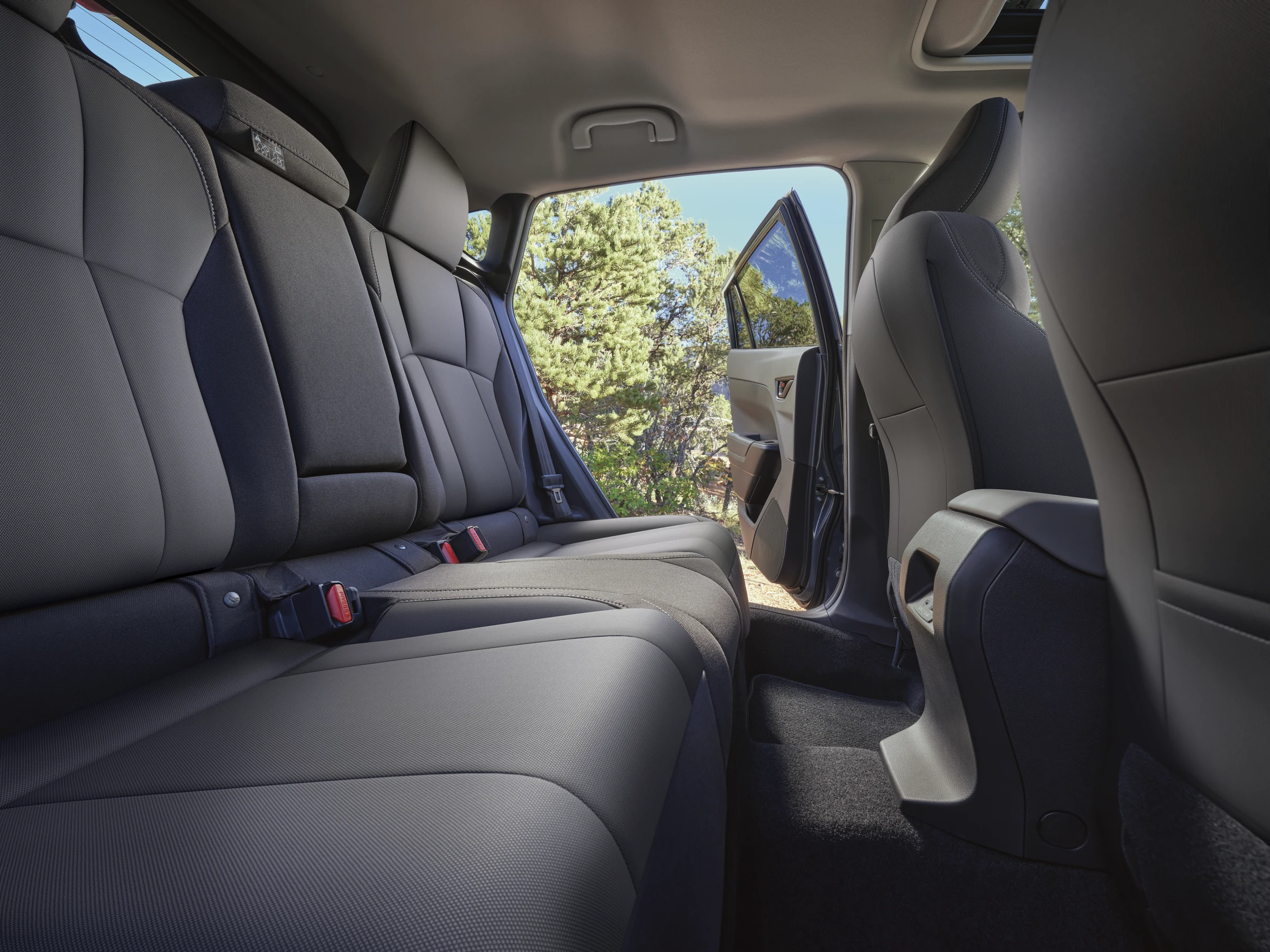 Subaru Crosstrek retouched launch image view 3